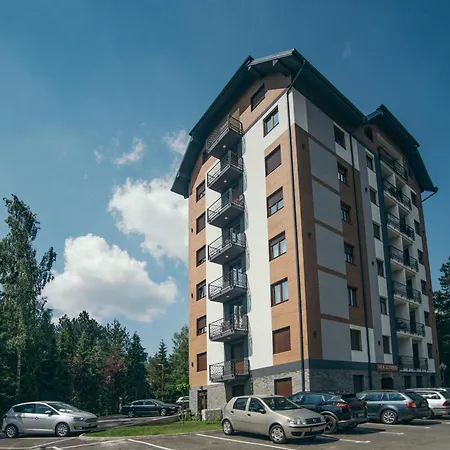 Apartman & *