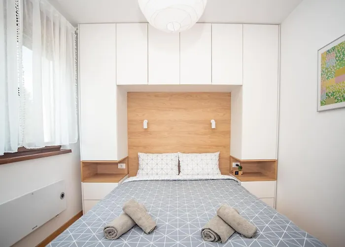 & Апартаменты